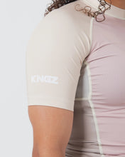 Lade das Bild in den Galerie-Viewer, Rashguard Kingz Terra Women´s Short Sleeve- Soil Edition
