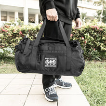 Lade das Bild in den Galerie-Viewer, World Grapplers Travel Duffel
