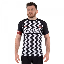 Lade das Bild in den Galerie-Viewer, Scramble Ranked Rashguard V5- Schwarz
