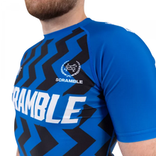 Lade das Bild in den Galerie-Viewer, Scramble Ranked Rashguard V5- Blau
